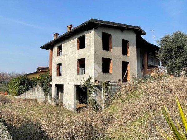 casa indipendente in vendita a Cellatica