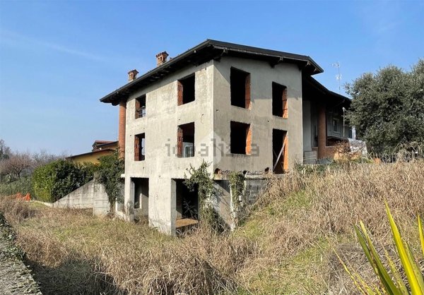 casa indipendente in vendita a Cellatica