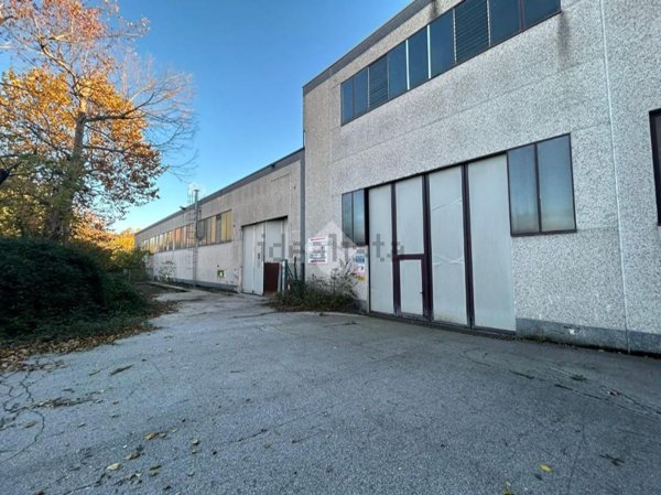 capannone in vendita a Cellatica