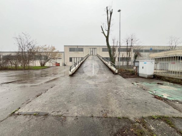 capannone in vendita a Cellatica
