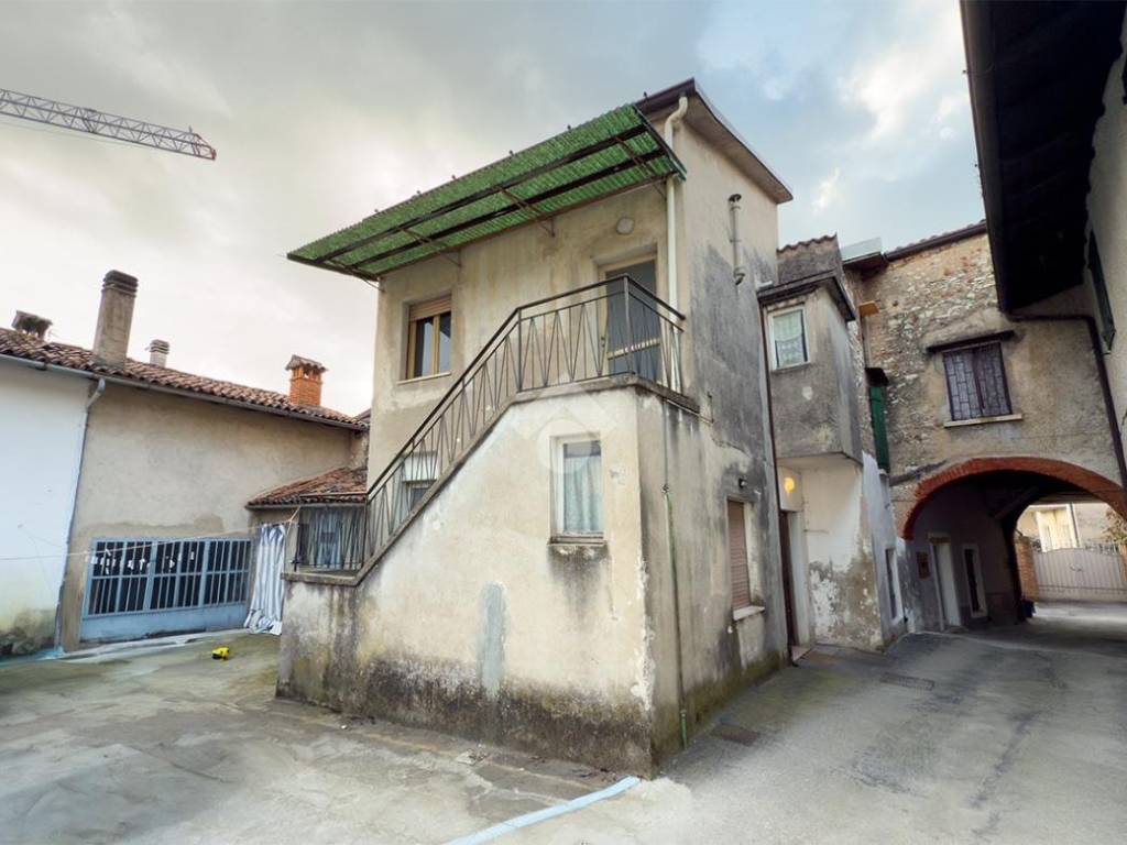 casa indipendente in vendita a Cellatica