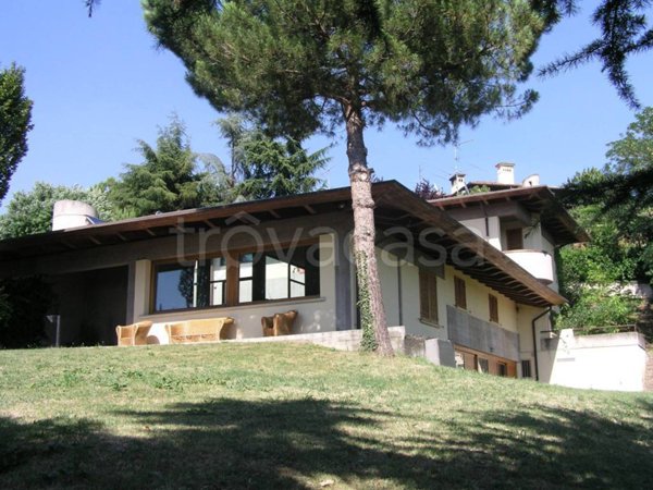 casa indipendente in vendita a Cellatica