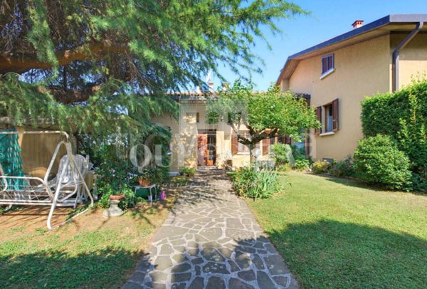 casa indipendente in vendita a Cellatica