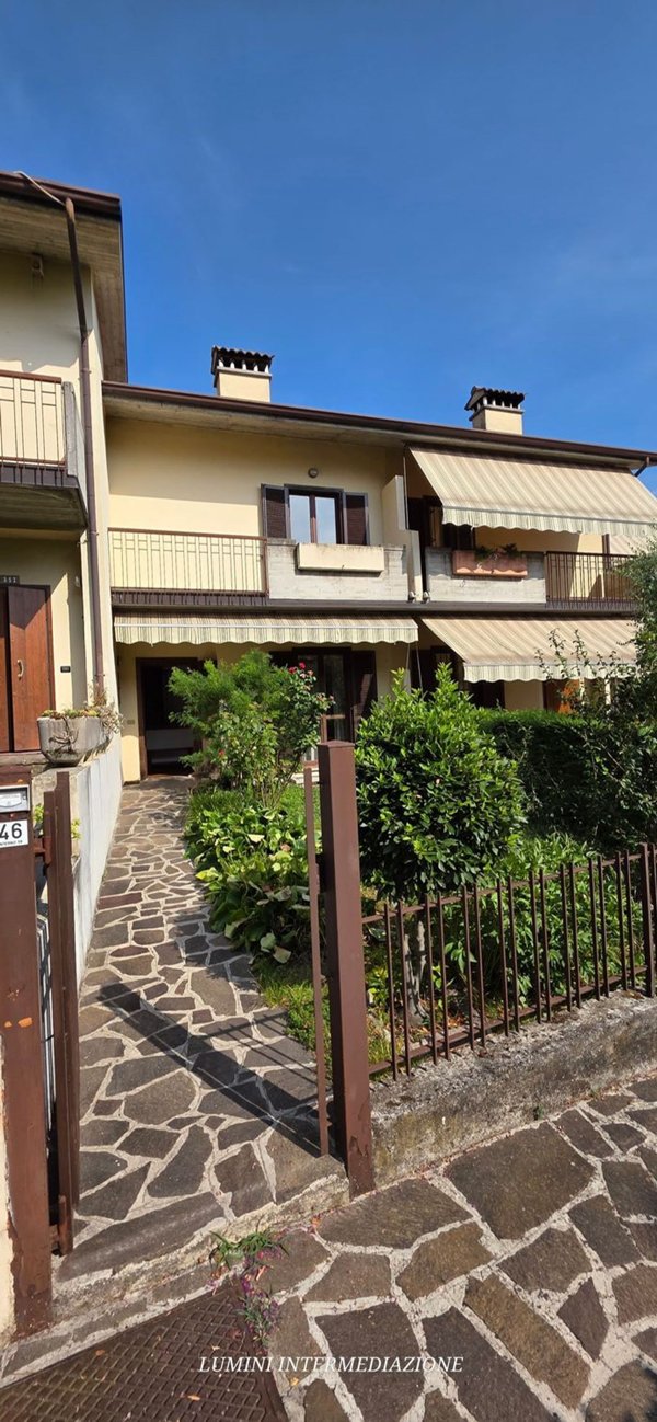 casa indipendente in vendita a Cellatica