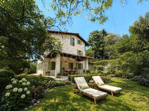 casa indipendente in vendita a Cellatica