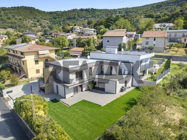 casa indipendente in vendita a Cellatica
