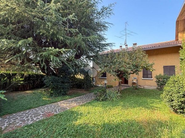 casa indipendente in vendita a Cellatica