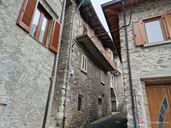 casa indipendente in vendita a Cerveno