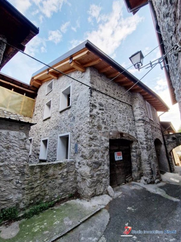 casa indipendente in vendita a Cerveno