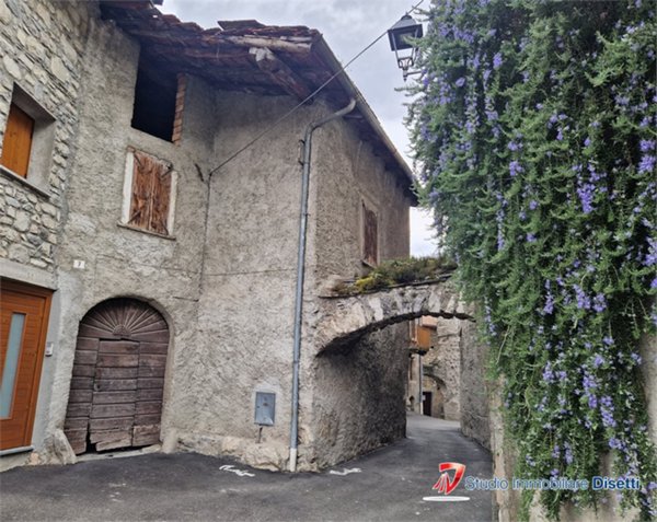 casa semindipendente in vendita a Cerveno