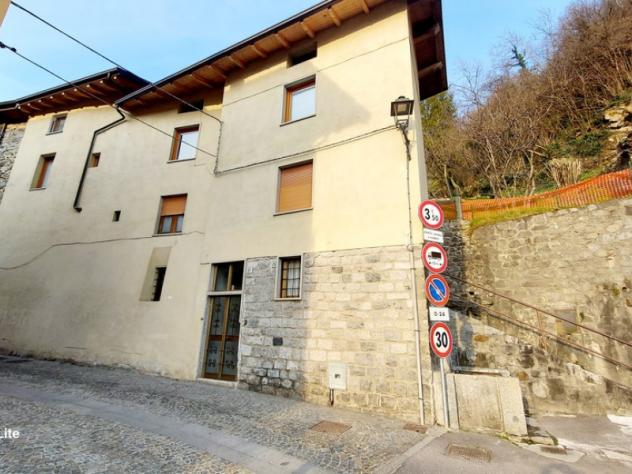 casa indipendente in vendita a Ceto