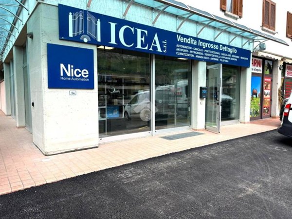 negozio in vendita a Ceto