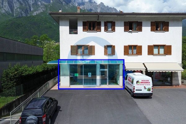 negozio in vendita a Ceto