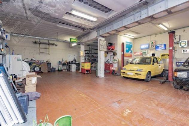 esavano in vendita a Cevo in zona Isola