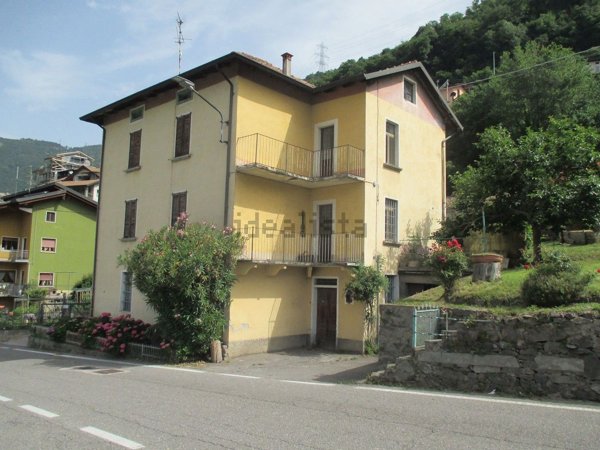 casa indipendente in vendita a Cevo in zona Andrista