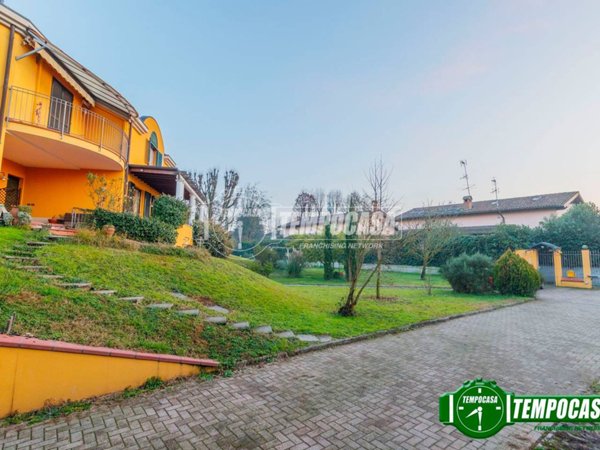 casa indipendente in vendita a Cevo in zona Isola