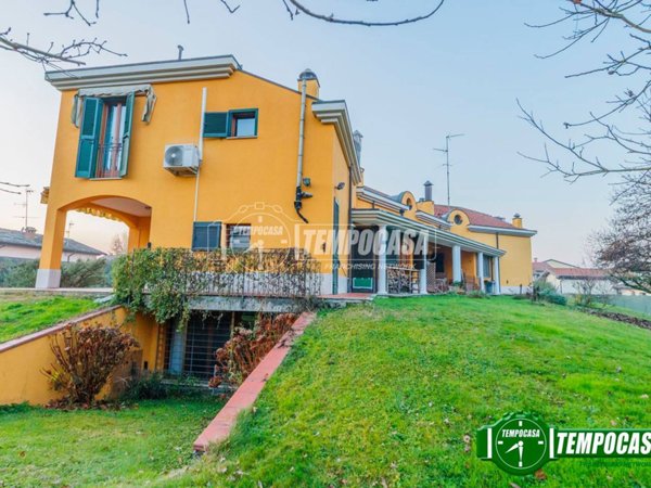 casa indipendente in vendita a Cevo in zona Isola