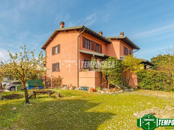 casa indipendente in vendita a Cevo in zona Isola