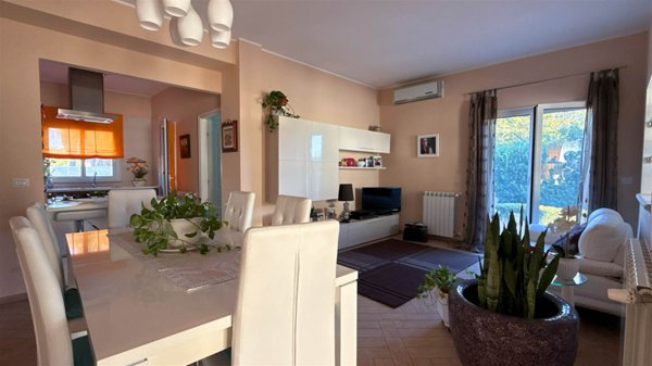 casa indipendente in vendita a Cevo in zona Isola