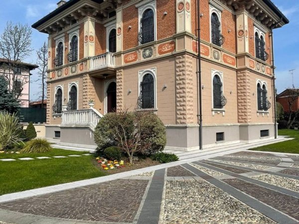 casa indipendente in vendita a Chiari
