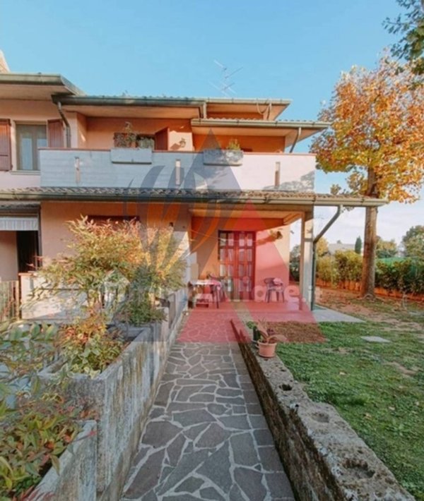 casa indipendente in vendita a Chiari in zona Santellone
