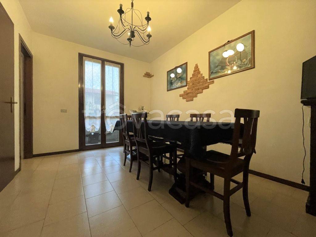 casa indipendente in vendita a Chiari