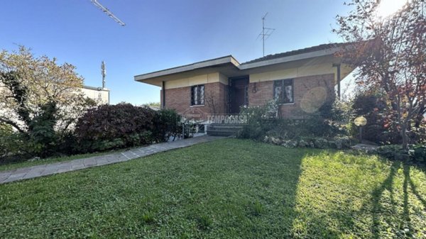 casa indipendente in vendita a Chiari