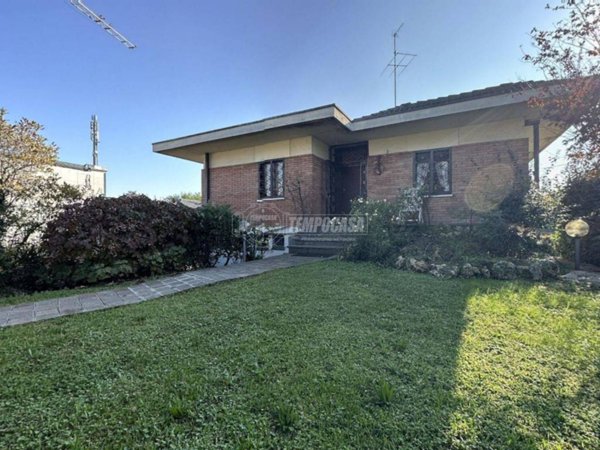 casa indipendente in vendita a Chiari
