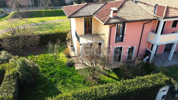 casa indipendente in vendita a Chiari