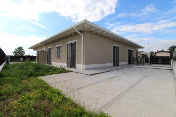 casa indipendente in vendita a Chiari