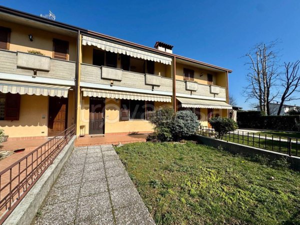 casa indipendente in vendita a Chiari