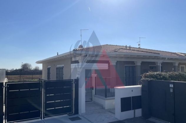 casa indipendente in vendita a Chiari