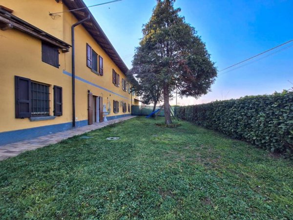casa indipendente in vendita a Chiari in zona Santellone