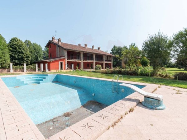 casa indipendente in vendita a Chiari in zona San Giovanni