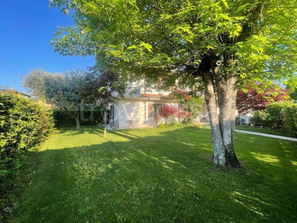 casa indipendente in vendita a Chiari