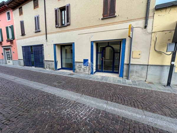 negozio in vendita a Chiari