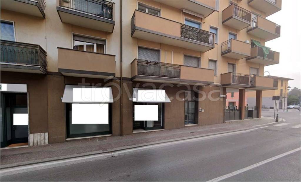 negozio in vendita a Chiari