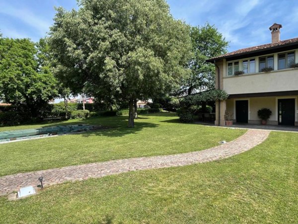 casale in vendita a Chiari