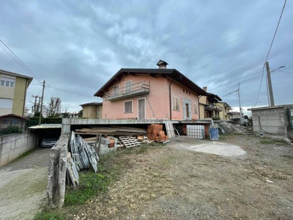 casa indipendente in vendita a Chiari