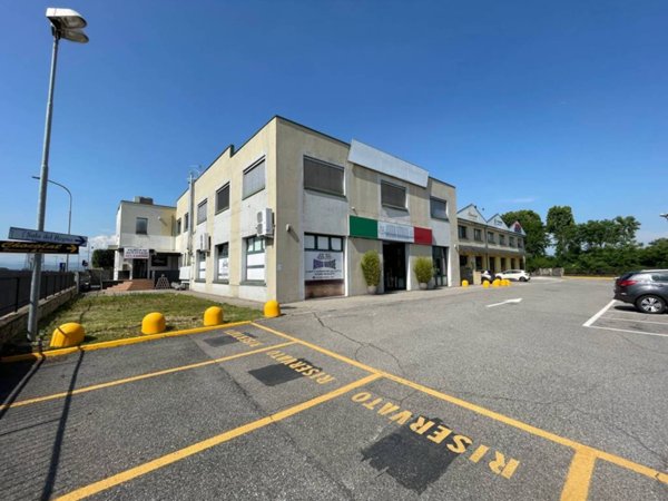 negozio in vendita a Chiari