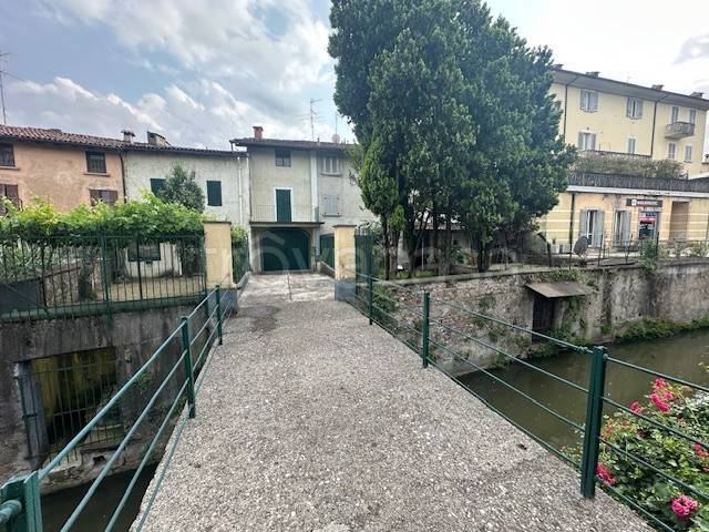 casa indipendente in vendita a Chiari