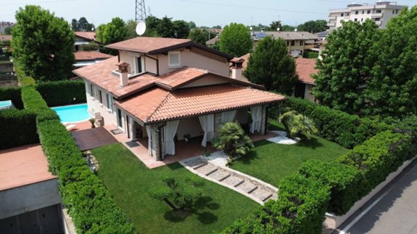 casa indipendente in vendita a Chiari