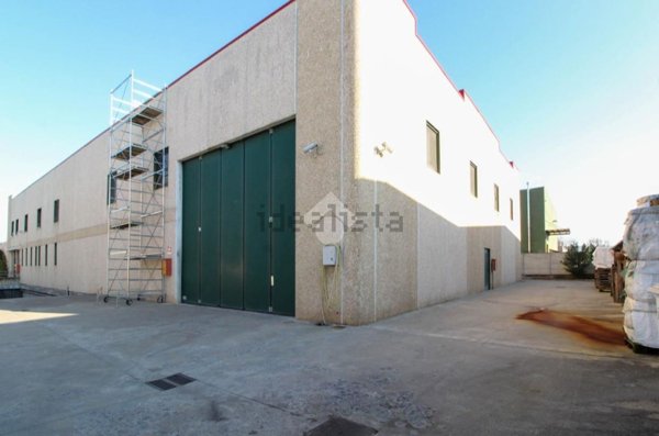 locale commerciale in vendita a Chiari
