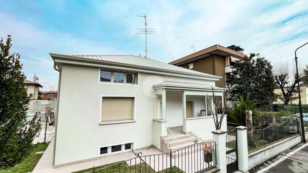 casa indipendente in vendita a Chiari