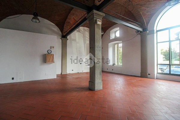 locale commerciale in vendita a Chiari