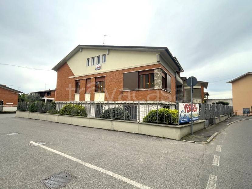 casa indipendente in vendita a Chiari