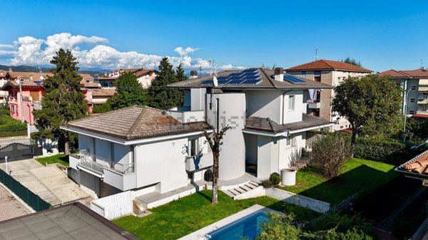 casa indipendente in vendita a Chiari