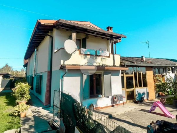 casa indipendente in vendita a Chiari in zona San Giovanni