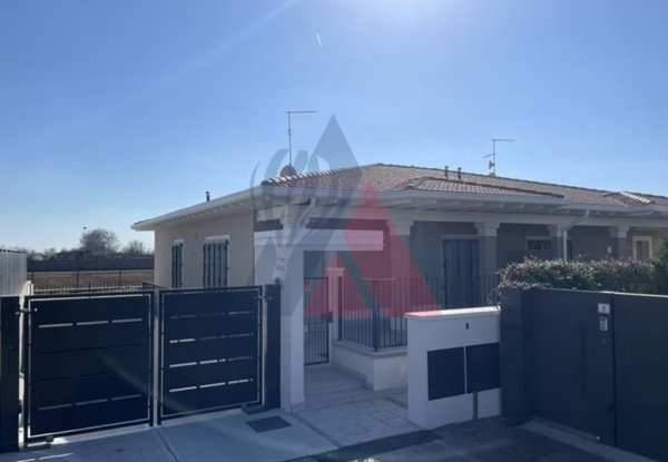 casa indipendente in vendita a Chiari