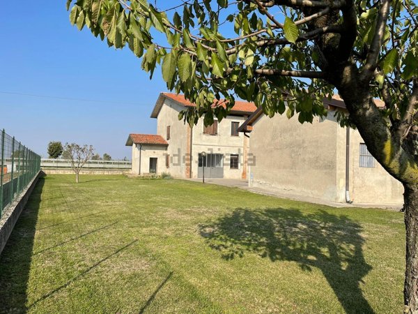 casale in vendita a Chiari